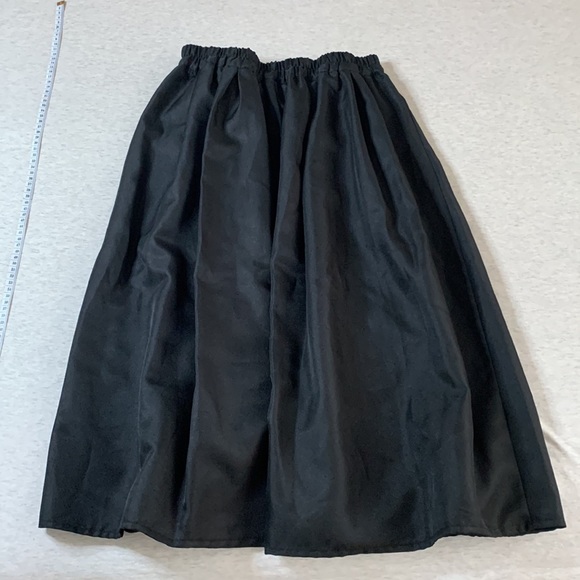 🖤 simple black long skirt 🖤 - Picture 2 of 6